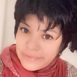 Meet your Posher, Claudia